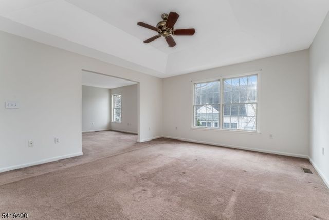 4 Pinehurst Cir, Clinton Twp., NJ 08801