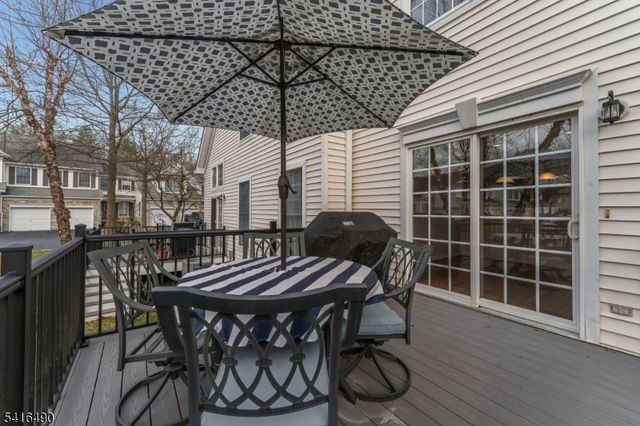 4 Pinehurst Cir, Clinton Twp., NJ 08801