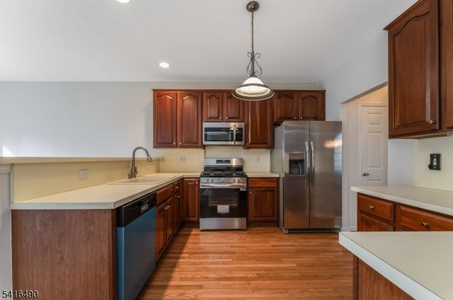 4 Pinehurst Cir, Clinton Twp., NJ 08801