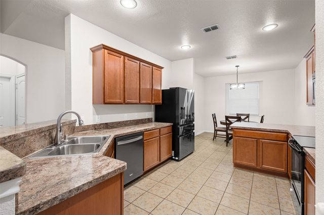 404 Millbrook Lane, Fort Worth, TX 76036