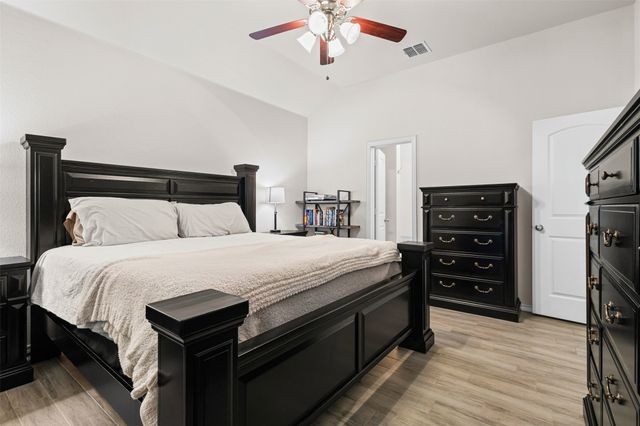 404 Millbrook Lane, Fort Worth, TX 76036