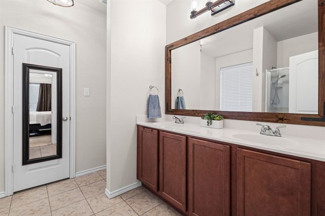 404 Millbrook Lane, Fort Worth, TX 76036