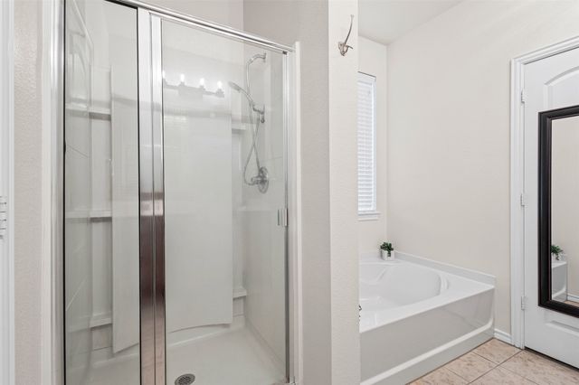 404 Millbrook Lane, Fort Worth, TX 76036