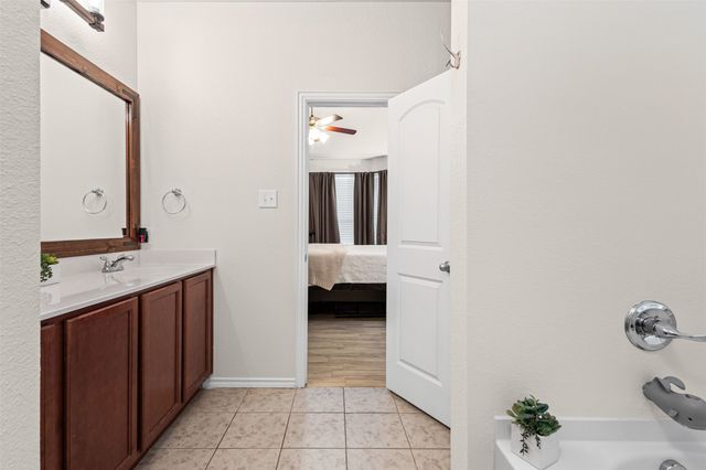 404 Millbrook Lane, Fort Worth, TX 76036