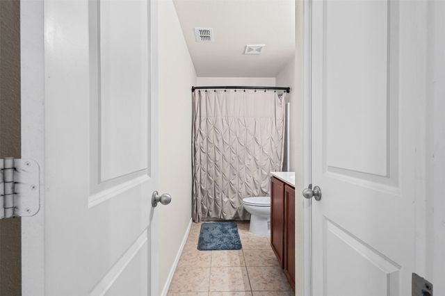 404 Millbrook Lane, Fort Worth, TX 76036