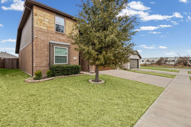 404 Millbrook Lane, Fort Worth, TX 76036