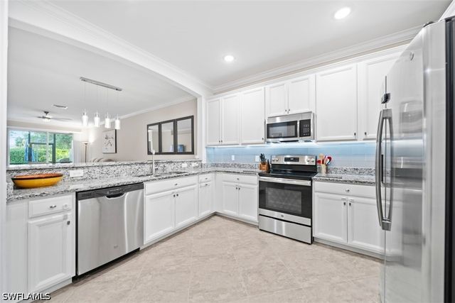 2036 Wellington ST, Naples, FL 34120