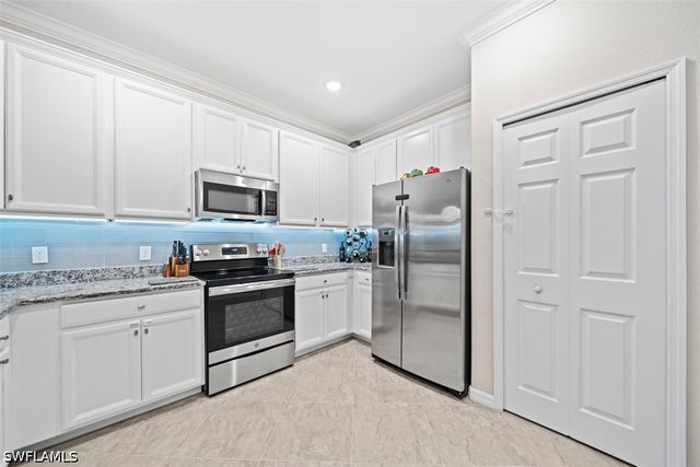 2036 Wellington ST, Naples, FL 34120