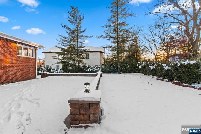 662 Summit Street, Englewood Cliffs, NJ 07632