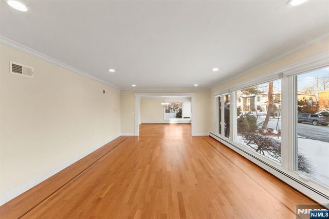 662 Summit Street, Englewood Cliffs, NJ 07632