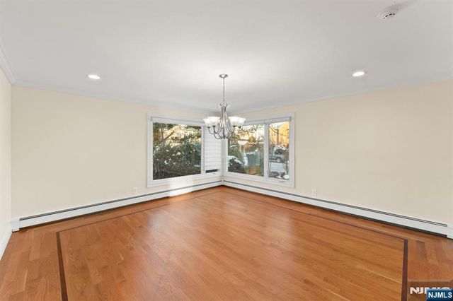 662 Summit Street, Englewood Cliffs, NJ 07632