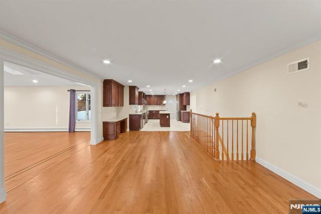 662 Summit Street, Englewood Cliffs, NJ 07632