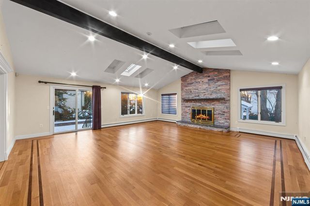 662 Summit Street, Englewood Cliffs, NJ 07632