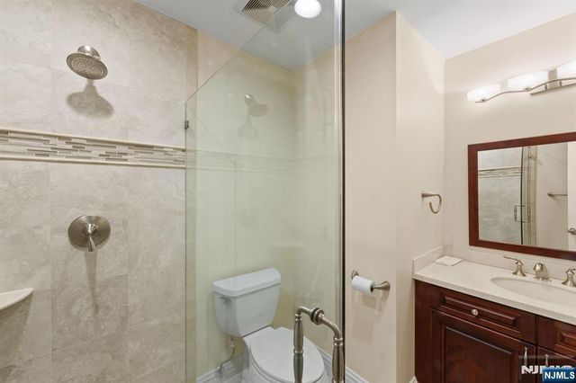 662 Summit Street, Englewood Cliffs, NJ 07632