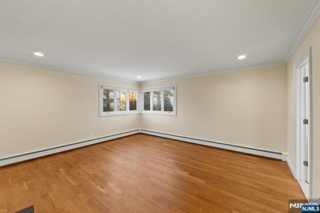 662 Summit Street, Englewood Cliffs, NJ 07632