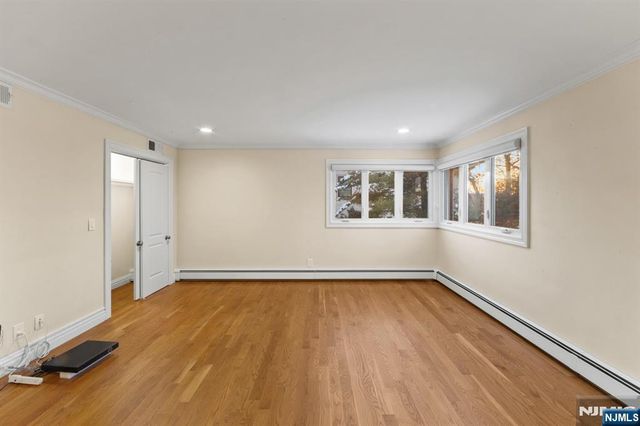 662 Summit Street, Englewood Cliffs, NJ 07632