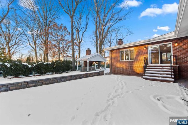 662 Summit Street, Englewood Cliffs, NJ 07632