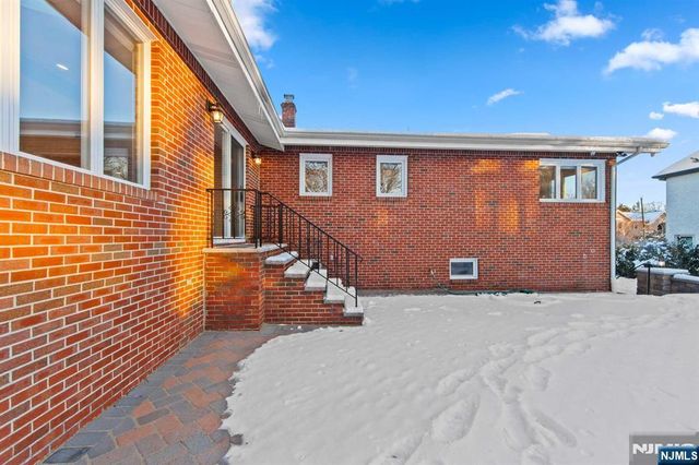 662 Summit Street, Englewood Cliffs, NJ 07632