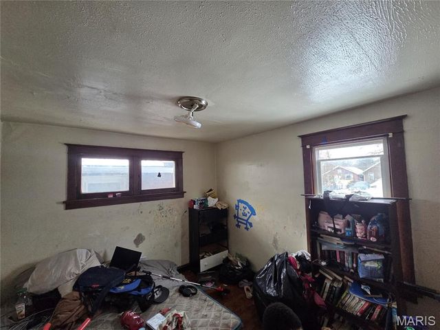 3511 Central Place, St Louis, MO 63121