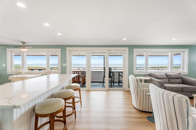 27 Concord Ave # 27, Hampton, NH 03842