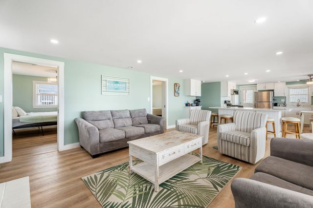 27 Concord Ave # 27, Hampton, NH 03842