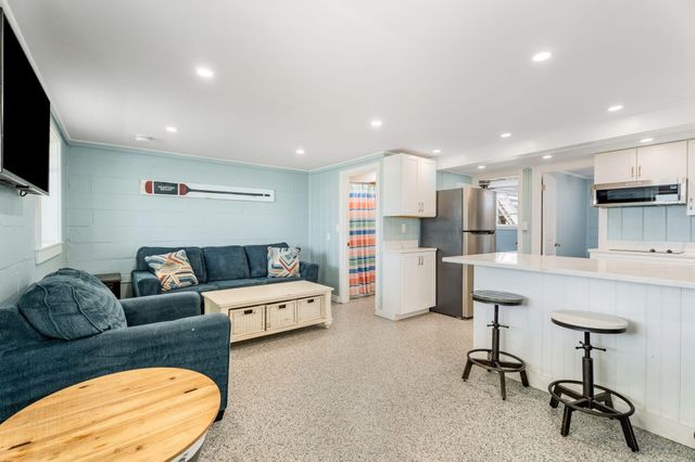 27 Concord Ave # 27, Hampton, NH 03842