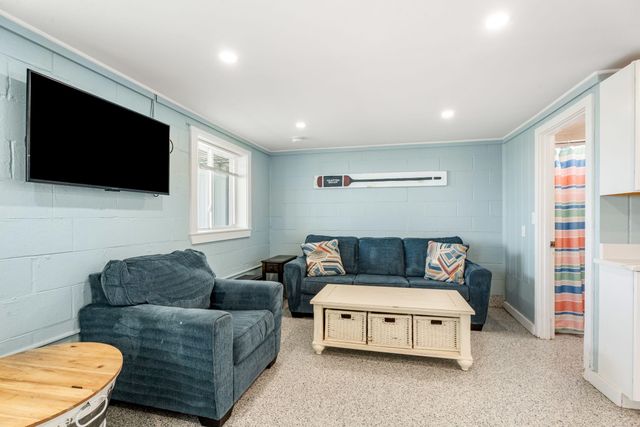 27 Concord Ave # 27, Hampton, NH 03842