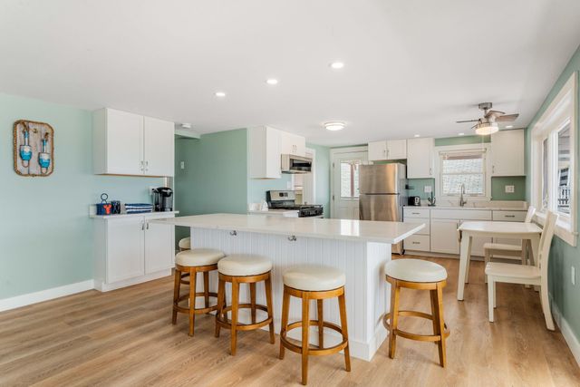 27 Concord Ave # 27, Hampton, NH 03842