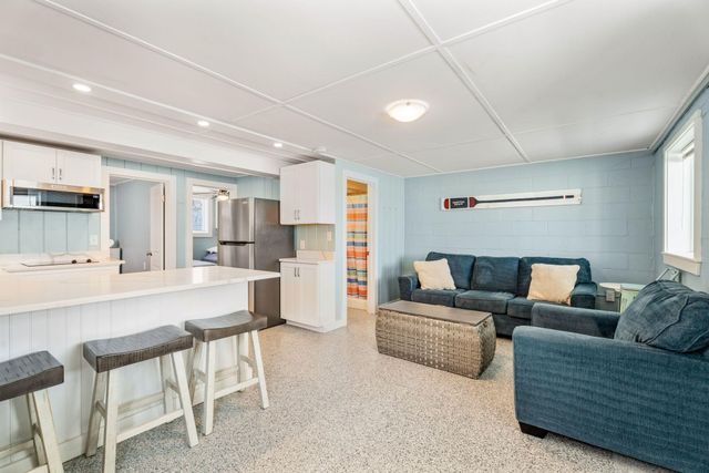 27 Concord Ave # 27, Hampton, NH 03842