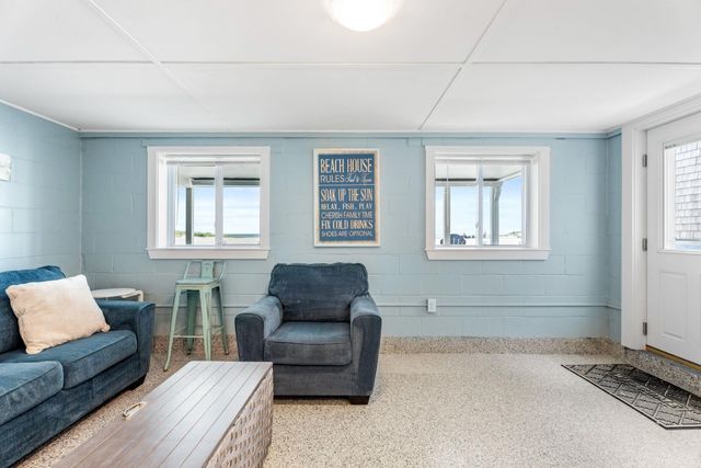 27 Concord Ave # 27, Hampton, NH 03842