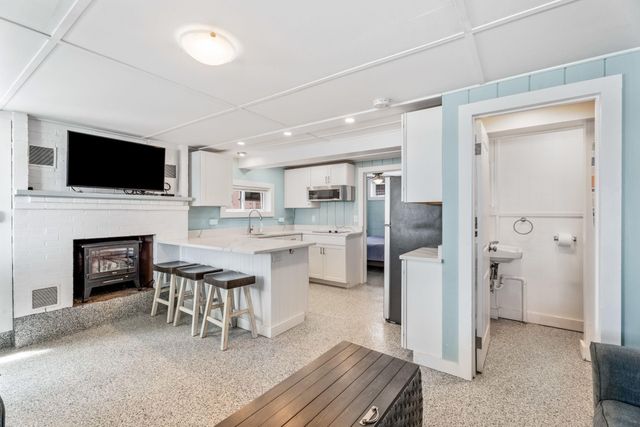 27 Concord Ave # 27, Hampton, NH 03842