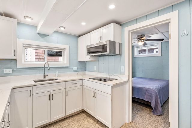 27 Concord Ave # 27, Hampton, NH 03842