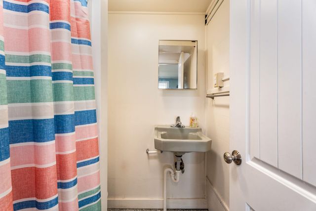 27 Concord Ave # 27, Hampton, NH 03842
