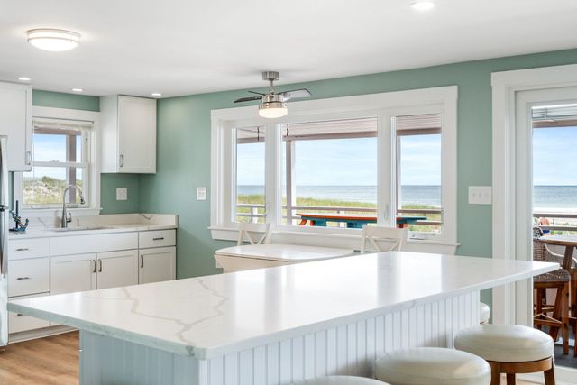 27 Concord Ave # 27, Hampton, NH 03842