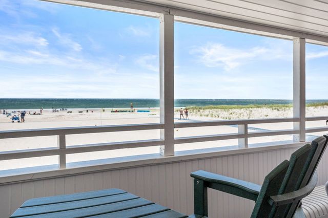 27 Concord Ave # 27, Hampton, NH 03842