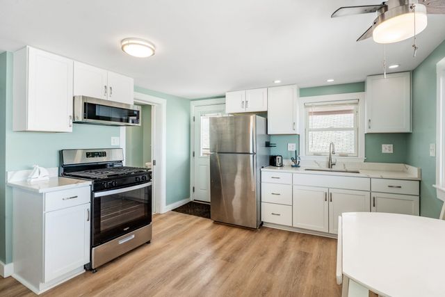 27 Concord Ave # 27, Hampton, NH 03842