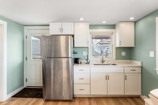 27 Concord Ave # 27, Hampton, NH 03842