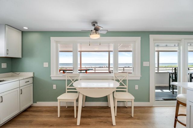 27 Concord Ave # 27, Hampton, NH 03842