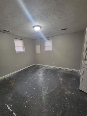 2801 Winter Garden B, Lexington, KY 40517