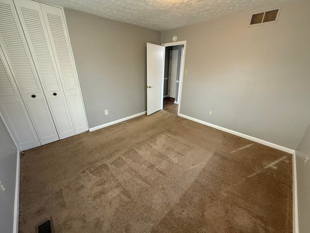 2801 Winter Garden B, Lexington, KY 40517