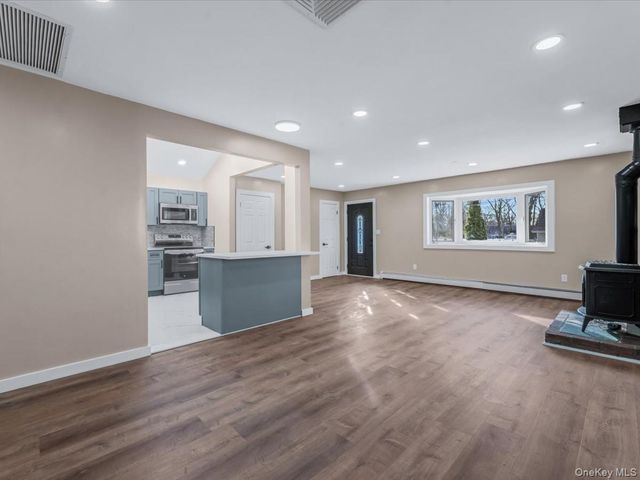 1367 Pine Acres Boulevard, Bay Shore, NY 11706