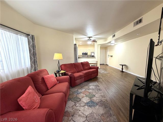 5250 South Rainbow Boulevard 1076, Las Vegas, NV 89118