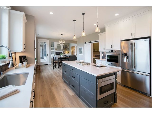 302 WATERS Rd, Castle Rock, WA 98611