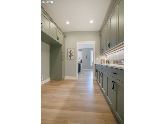 302 WATERS Rd, Castle Rock, WA 98611