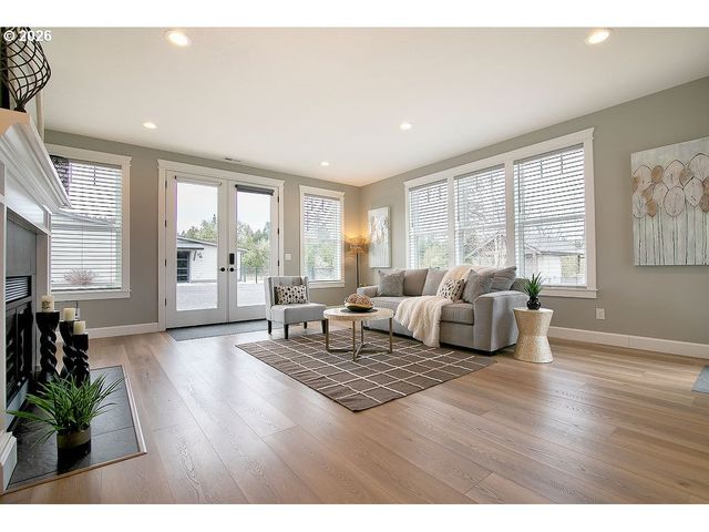 302 WATERS Rd, Castle Rock, WA 98611