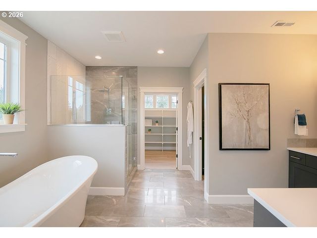 302 WATERS Rd, Castle Rock, WA 98611