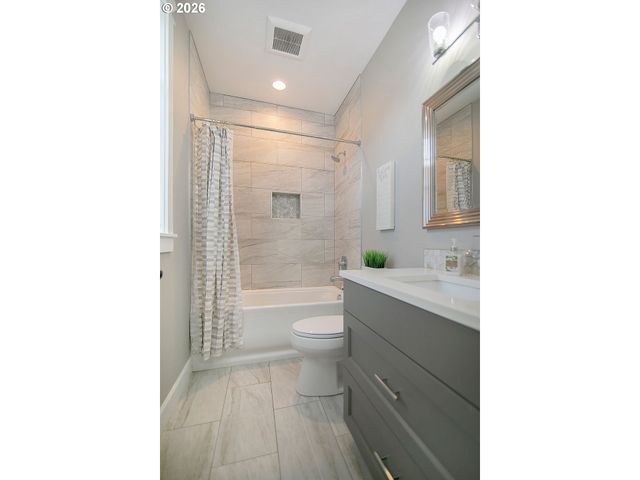 302 WATERS Rd, Castle Rock, WA 98611