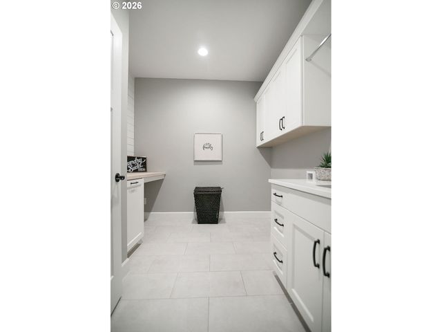 302 WATERS Rd, Castle Rock, WA 98611