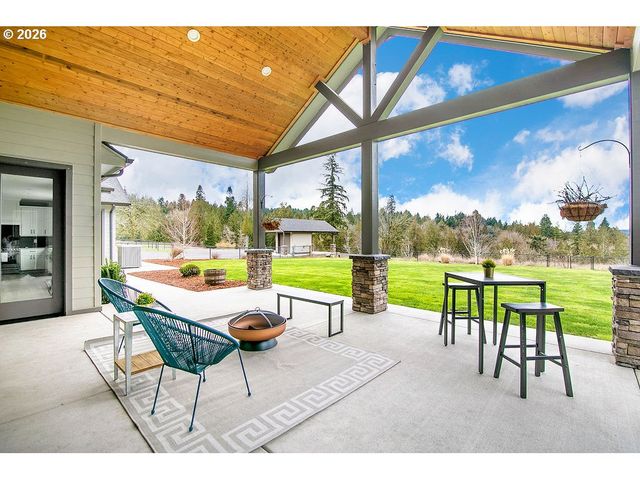 302 WATERS Rd, Castle Rock, WA 98611