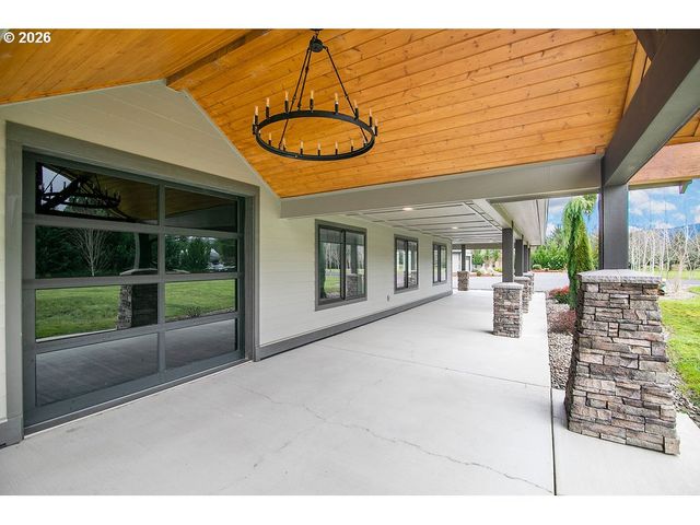 302 WATERS Rd, Castle Rock, WA 98611